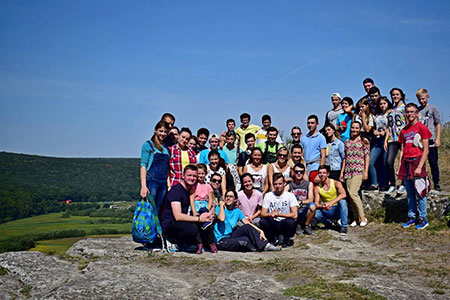 В Бучацькій єпархії українська та іспанська молодь провела духовний табір