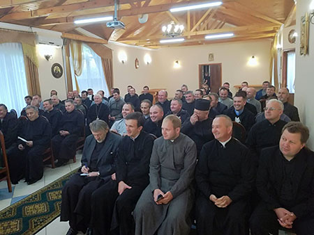В Зарваниці проходять реколекції для священників Бучацької єпархії
