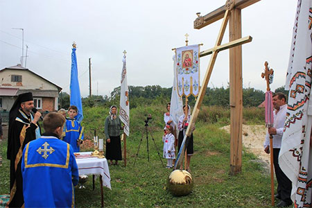 Посвячення накупольного хреста у Скалі-Подільській