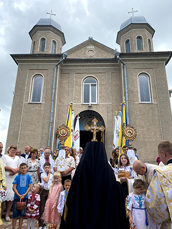 «Будьмо народом святим», - владика Димитрій