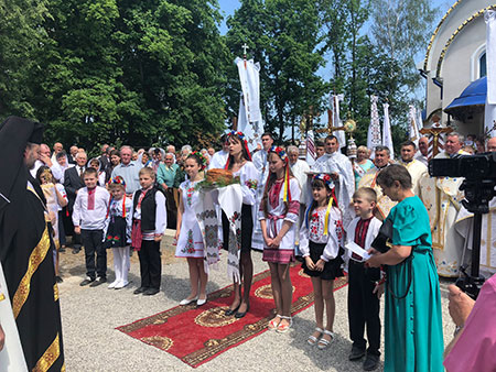 В Шманьківчиках освятили новозбудований храм