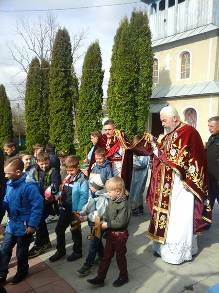 У с. Сосулівці на Тернопільщині православні і греко-католики разом виносили Плащаницю