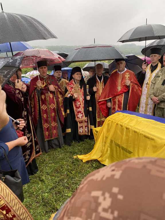 «Ми є всі в боргу перед нашими героями», - Владика Димитрій