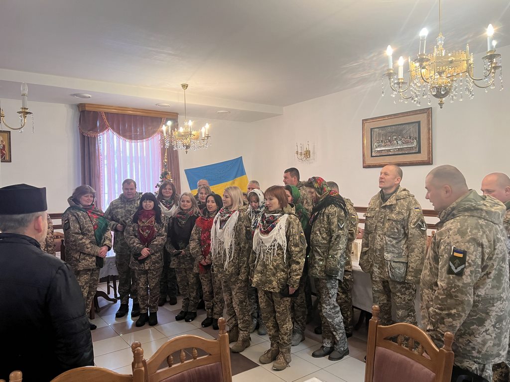 Коляда з військовими