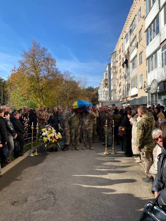 «Найвищий вияв любові – віддати своє життя за інших», - Владика Кир Дмитро Григорак на похороні воїна-героя Олексія Лося