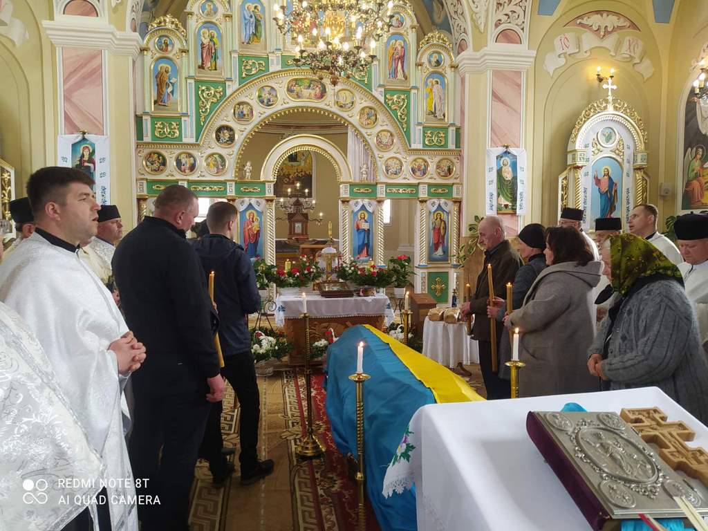 «Кланяюсь низько батькам, за те, що віддали свого сина на вівтар перемоги», - Владика Димитрій