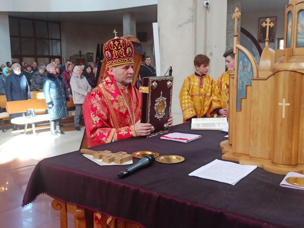 «Візьмімо свої хрести і вміймо їх віддати Христові», - Владика Димитрій