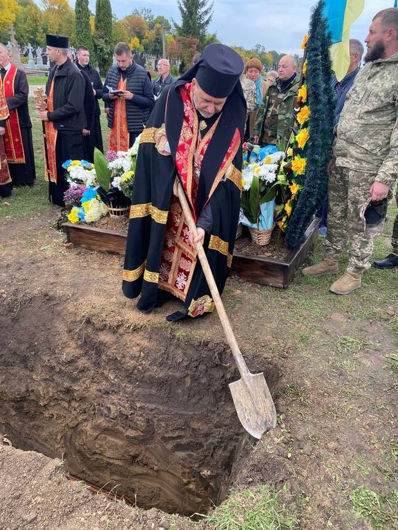 У Чорткові вічний спочинок знайшов воїн - герой Ігор Росчіс