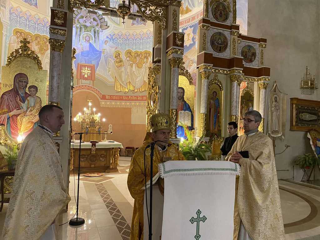 «Світло нашої душі та віри ніколи не згасне, його не здатна затьмарити жодна темрява. Ми віримо, що Бог є з нами», - Владика Дмитро