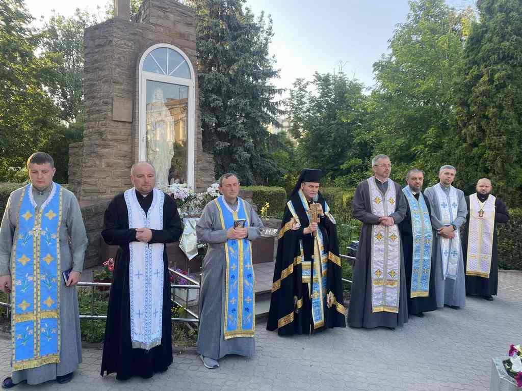 ««Матір Божа з’являється» по всьому світу і каже: «Моліться!». Вона закликає нас до єднання через молитву», - Владика Дмитро