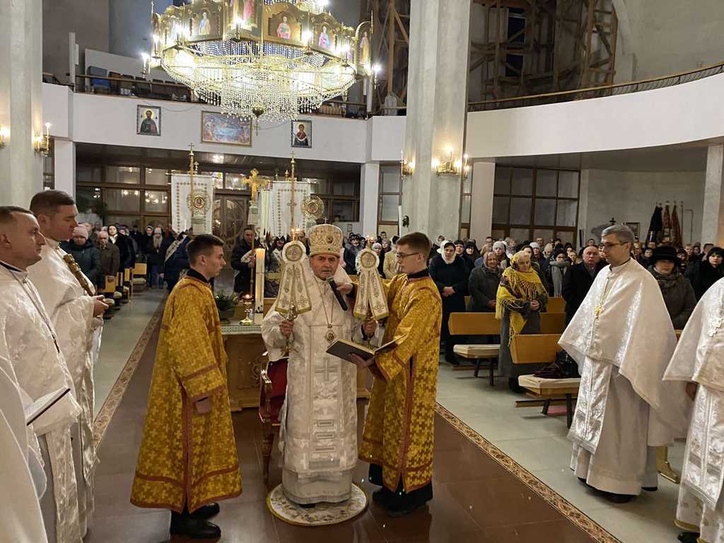 Преосвященний Владика Дмитро Григорак, ЧСВВ – Єпарх Бучацький очолив Святкову Божественну Літургію з нагоди світлого свята Різдва Христового