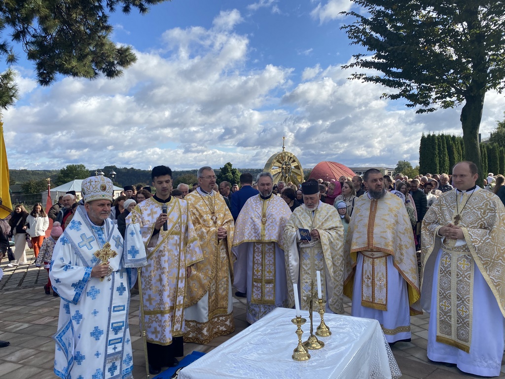 Архиєрейська Божественна Літургія в Церкві Непорочного Зачаття Пречистої Діви Марії м. Чорткова