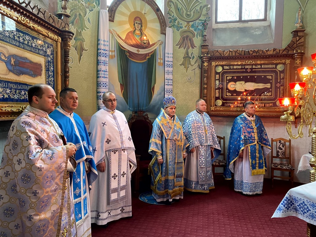 Освячення престолу в храмі Покрови Пресвятої Богородиці с. Вільховець