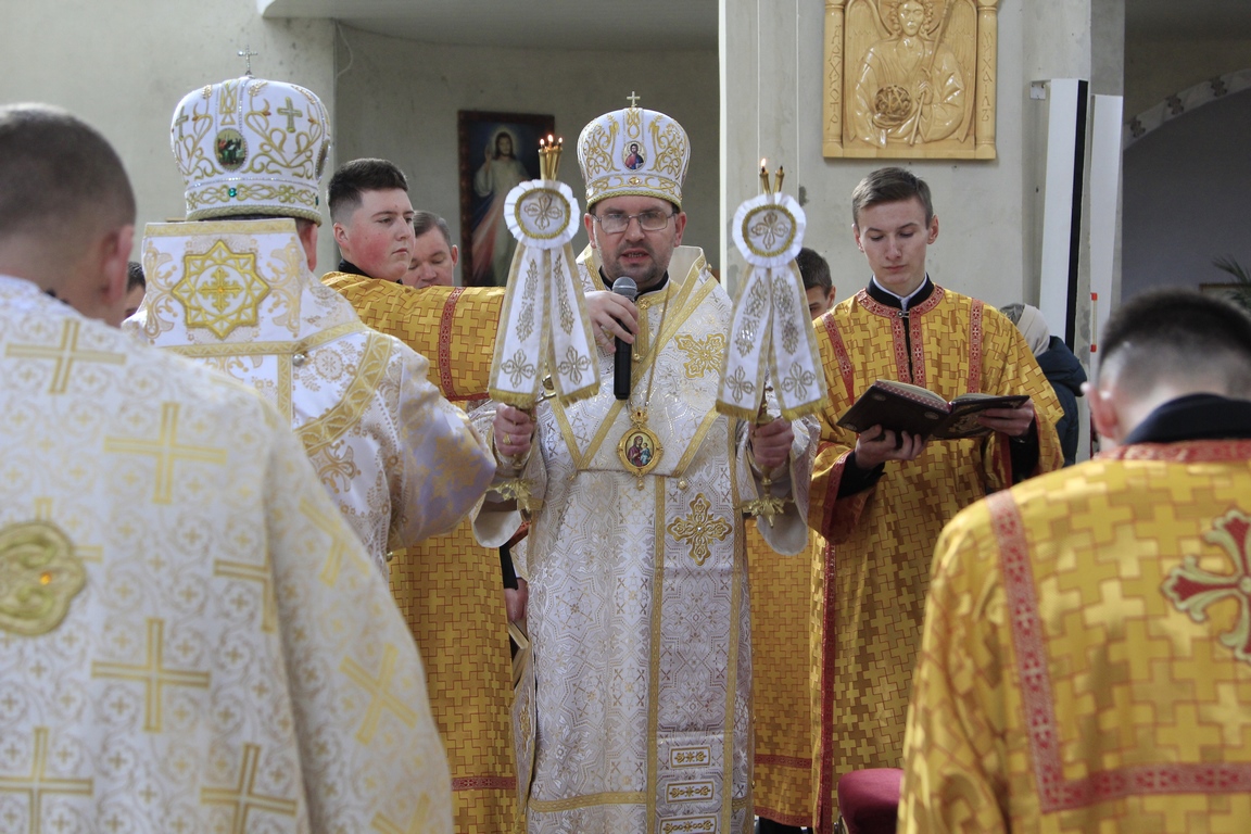 «Як багато із Вас відкрили свої домівки для того, щоб прийняти людей мого дому, зі Сходу!», - владика Максим Рябуха
