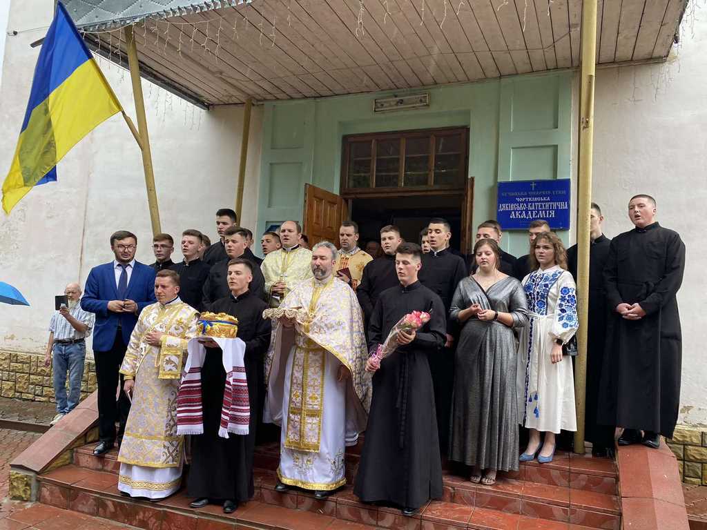 Урочисте Богослужіння з нагоди завершення навчального року та вручення дипломів в ЧДКА ім. свщмч. Г. Хомишина