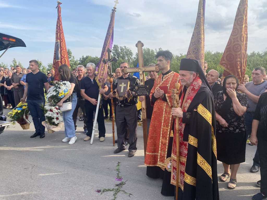 Чин Панахиди за загиблим воїном Віталієм Липкою  у с. Свидова