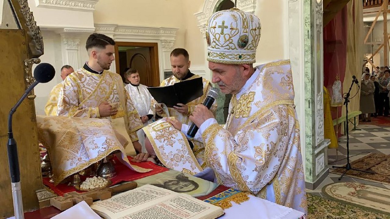 «Молімося і єднаймося з нашим Творцем, щоб мати відкриті духовні очі», - Преосвященний Владика Дмитро Григорак під час Архиєрейської Божественної Літургії в смт. Заводське