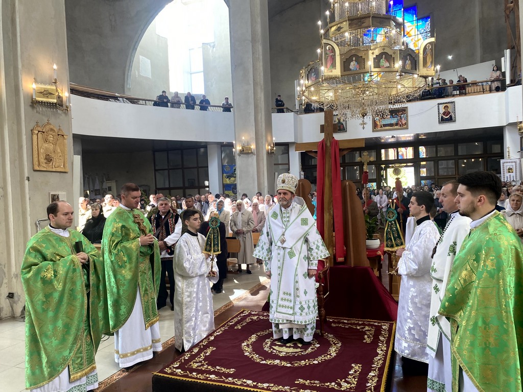 Архиєрейська Божественна Літургія у Квітну Неділю