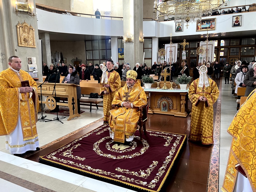 Архиєрейська Божественна Літургія в день Трьох святителів