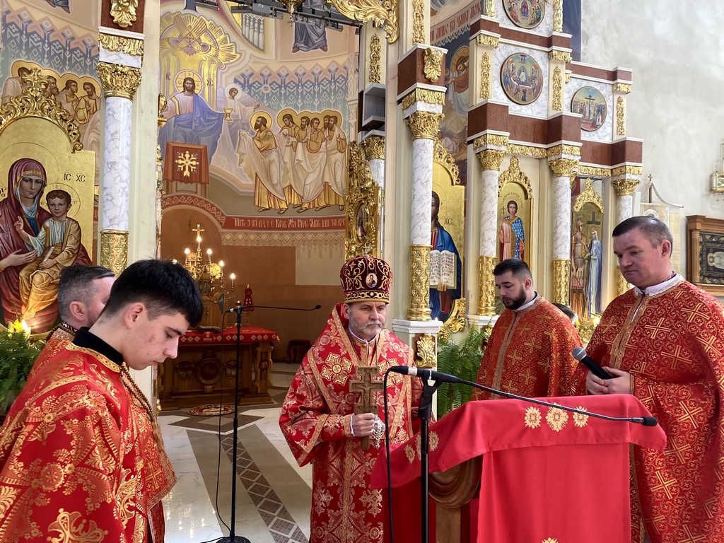 Арихиєрейська Божественна Літургія в Хрестопоклінну Неділю