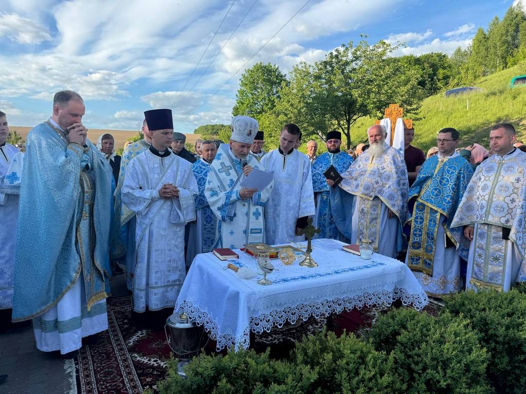 Архиєрейська Божественна Літургія біля джерела Всецариці м. Монастириська