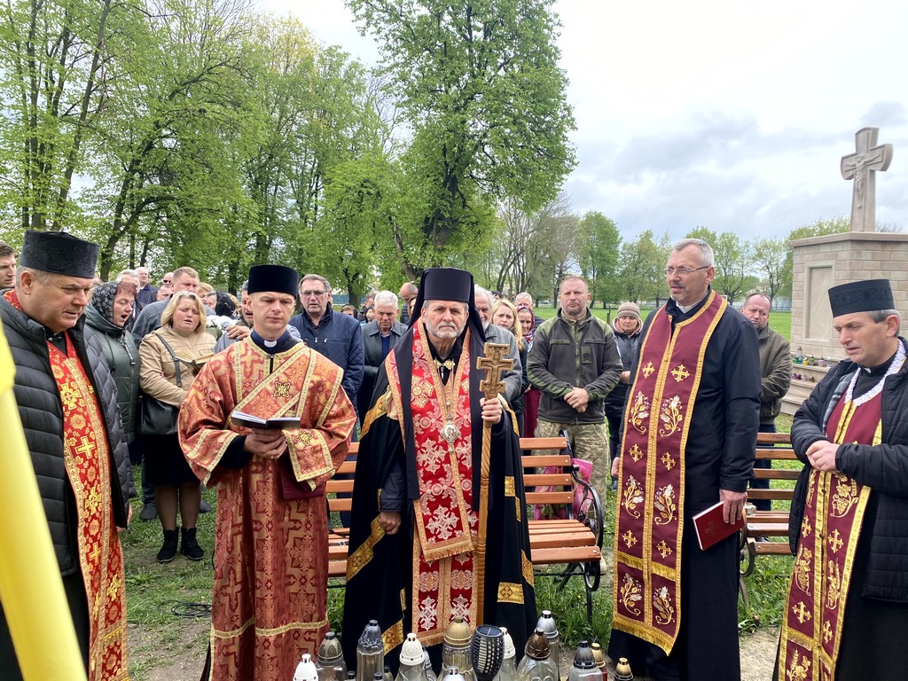 Заупокійна Божественна Літургія в першу річницю загибелі воїна-героя Олега Барни