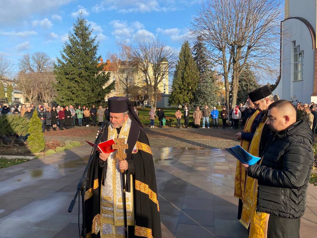 Молебень до святого Архистратига Михаїла в 1000-й день війни