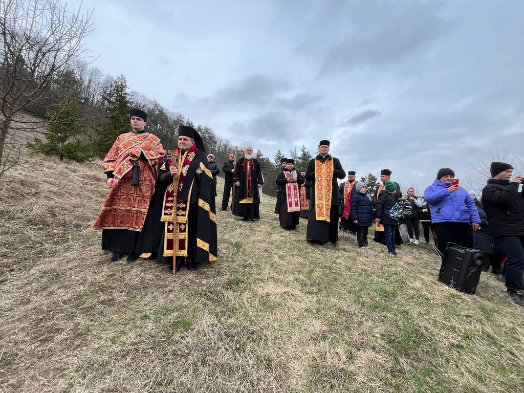 Єпархіальна Хресна дорога в Улашківському монастирі Отців Василіян