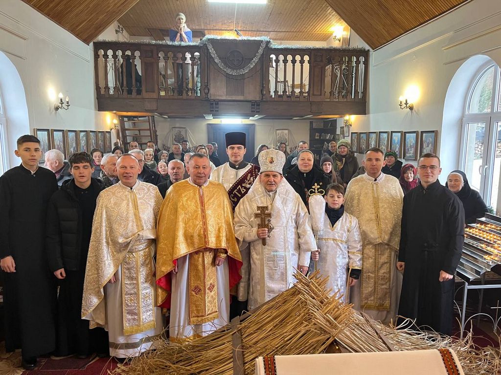 Архиєрейська Божественна Літургія в монастирі отців Василіян у Чорткові