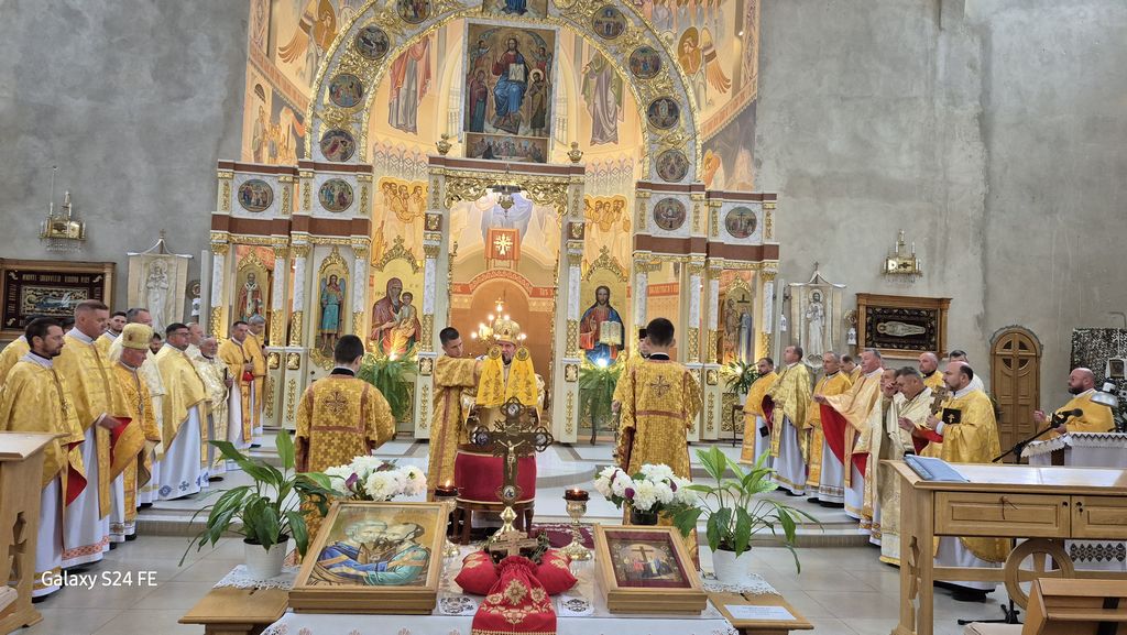 Архиєрейська Божественна Літургія з нагоди 15-ї річниці хіротонії владики Дмитра Григорака, ЧСВВ