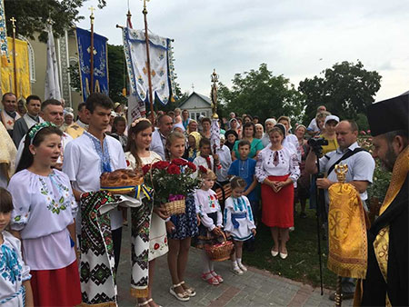 В с. Білівці освячено новий престол і кивот