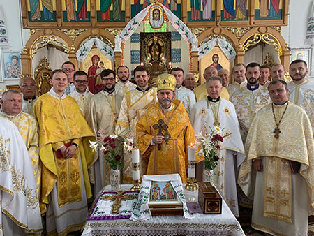 Освячення Престолу та дияконські свячення в Неділю Всіх Святих