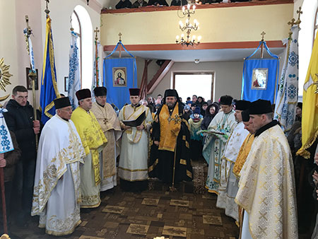 Архиєрейські відвідини с. Яблунів