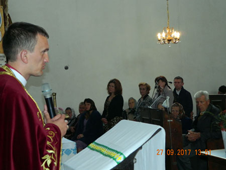 Хрест пригадує нам про потребу любити ближнього через любов до Богом створеного світу